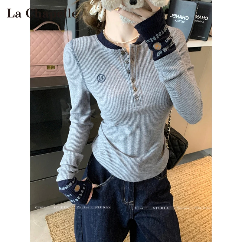 拉夏贝尔灰色排扣针织衫女春秋新款设计刺绣打底内搭修身显瘦上衣