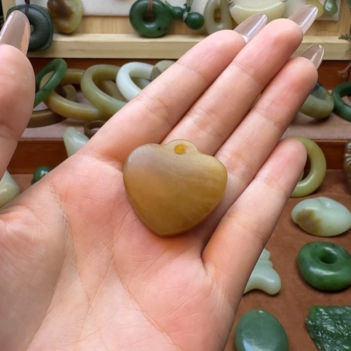 ℳ***º和田玉未镶嵌颈饰