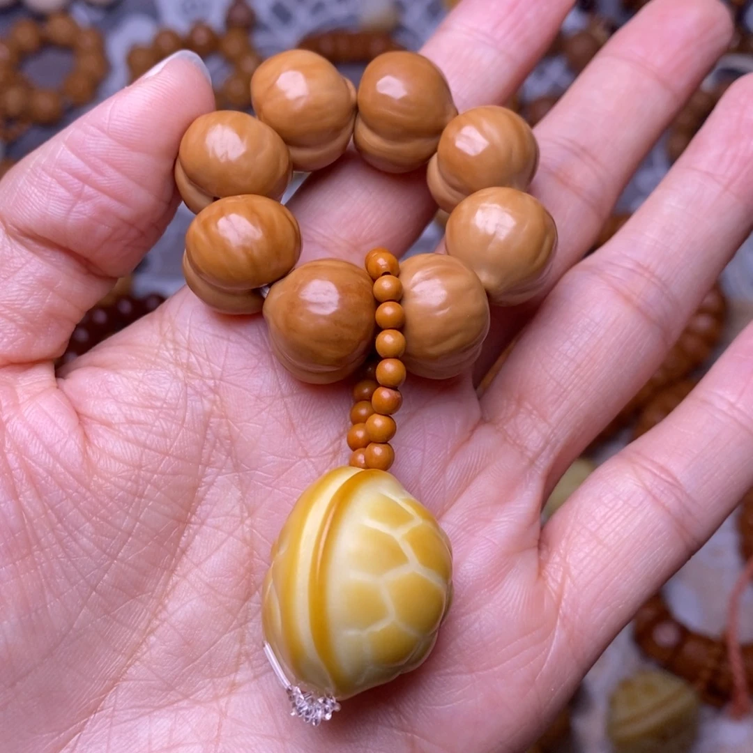 把件猴头核桃柯基屁桃龟甲