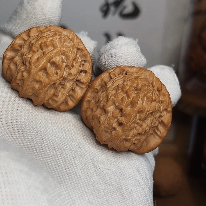 *****文玩核桃吊坠白狮子