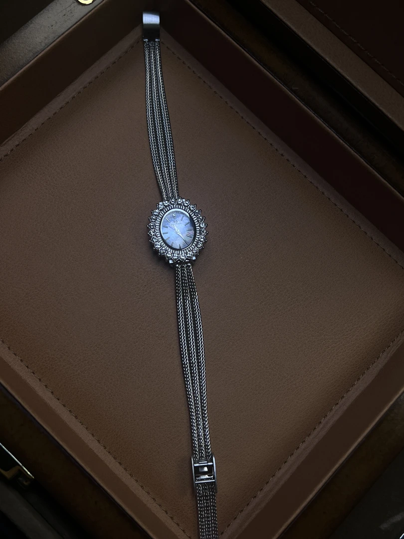 【野蔷薇】严选银色太阳花人鱼之泪编织表带小众设计高级腕表