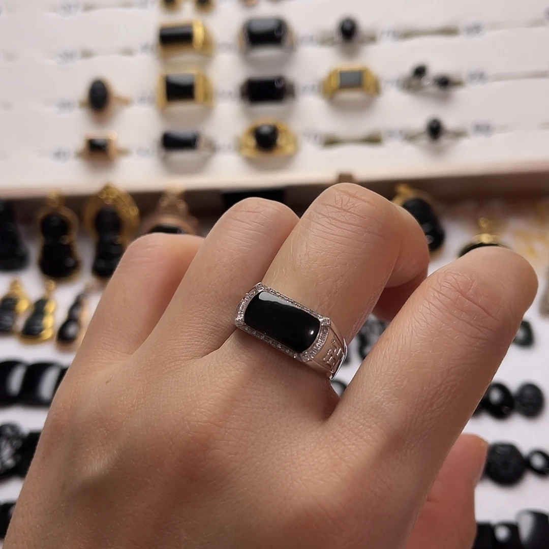 翡翠18K金镶嵌戒指翡翠