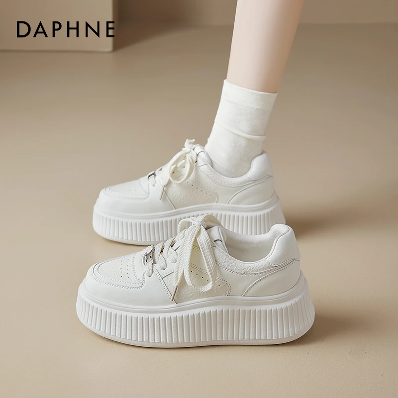 达芙妮厚底小白鞋女2025新款秋冬季爆款增高6cm百搭休闲学生板鞋