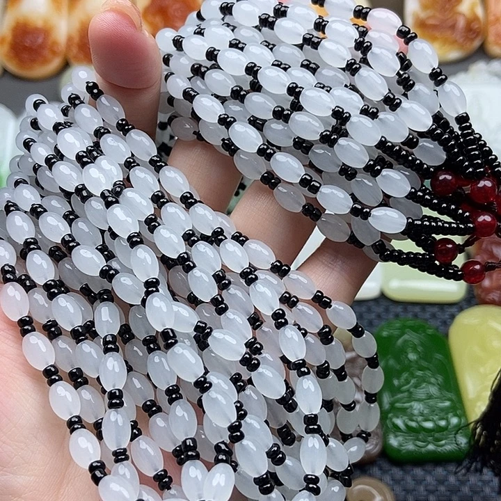 石英质玉合金颈饰