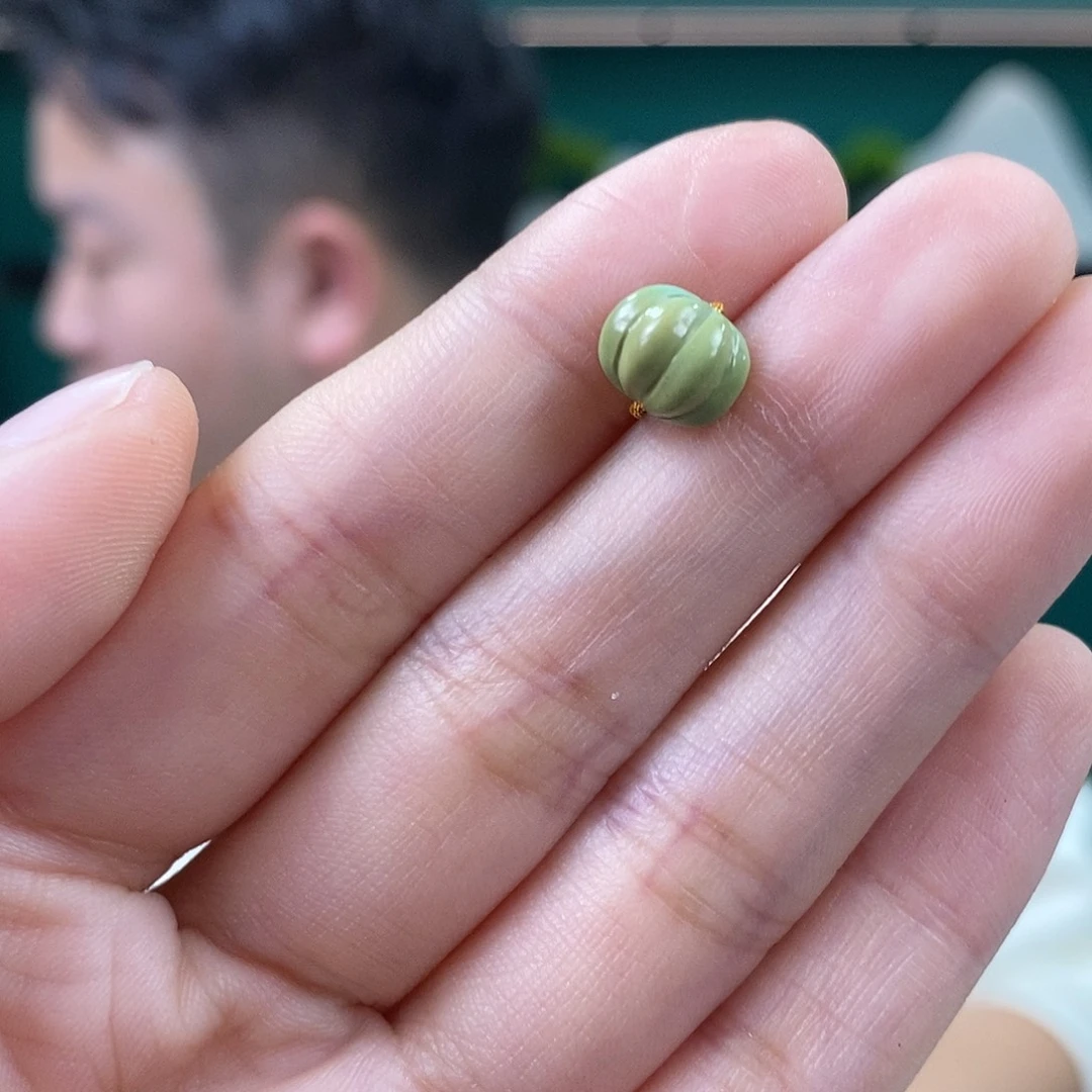 绿松石未镶嵌挂件