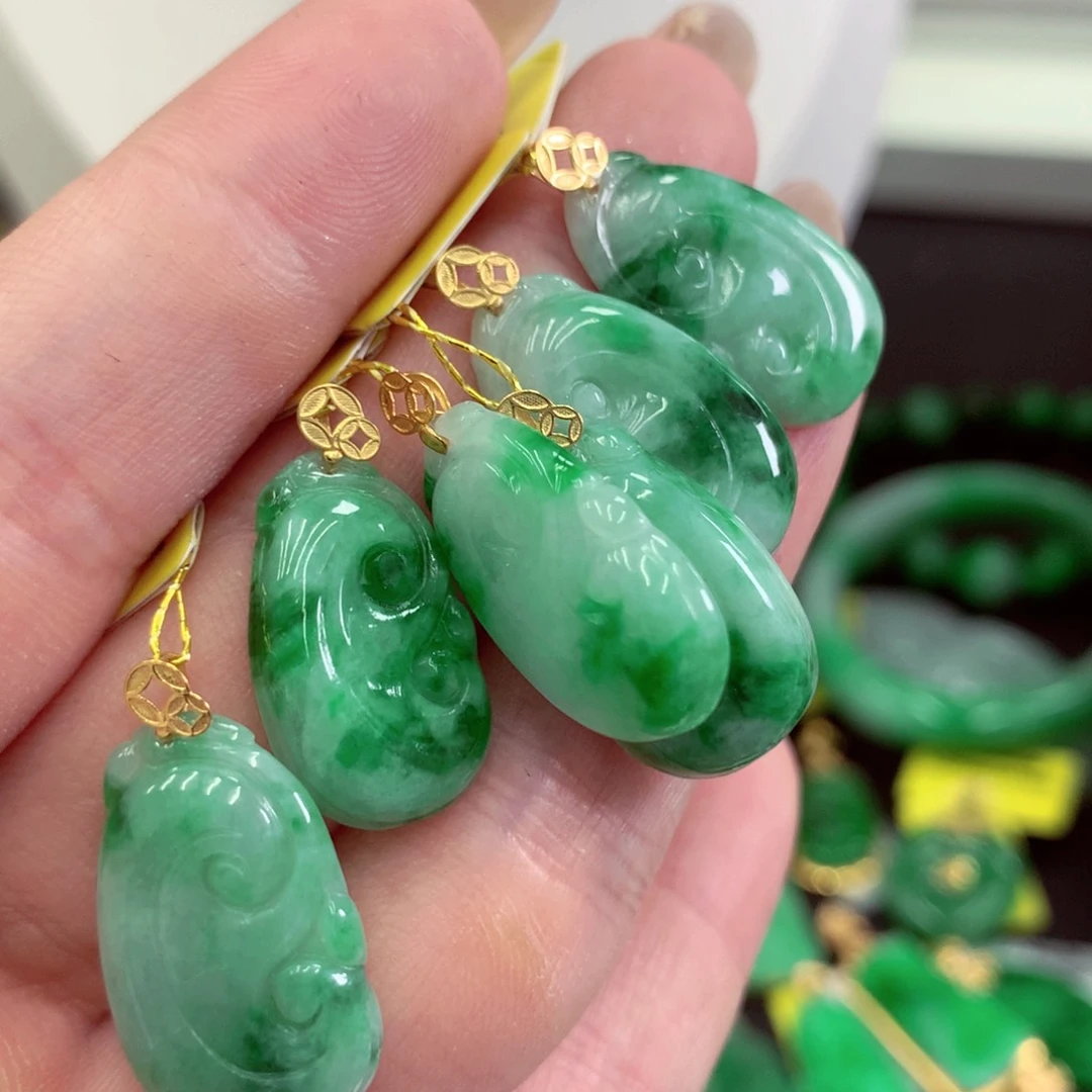 翡翠18K金镶嵌吊坠(不含链)多样性发货选其一