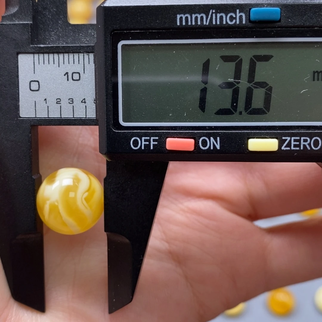 琥珀未镶嵌裸石纯天然