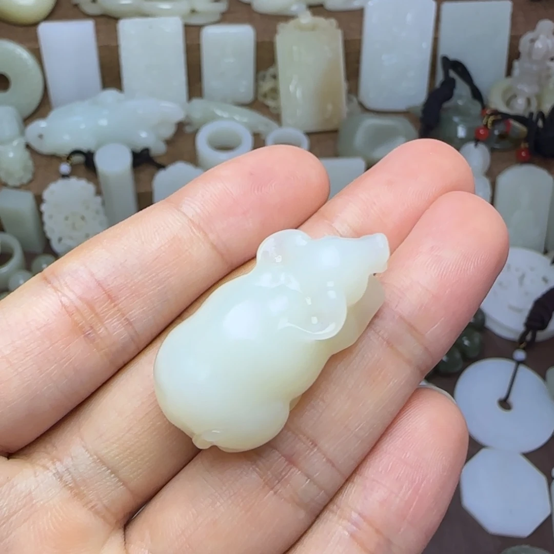 和田玉未镶嵌挂件牛