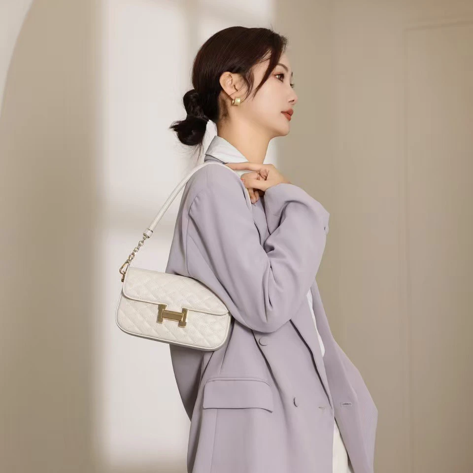 时尚车缝线女士春季斜挎包菱格百搭小香风韩式休闲