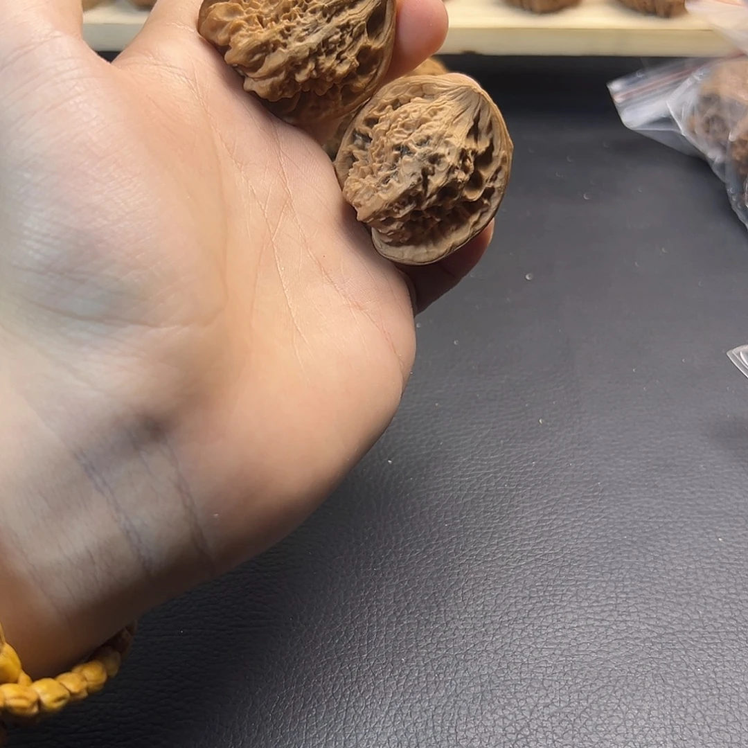 吊坠文玩核桃不好看