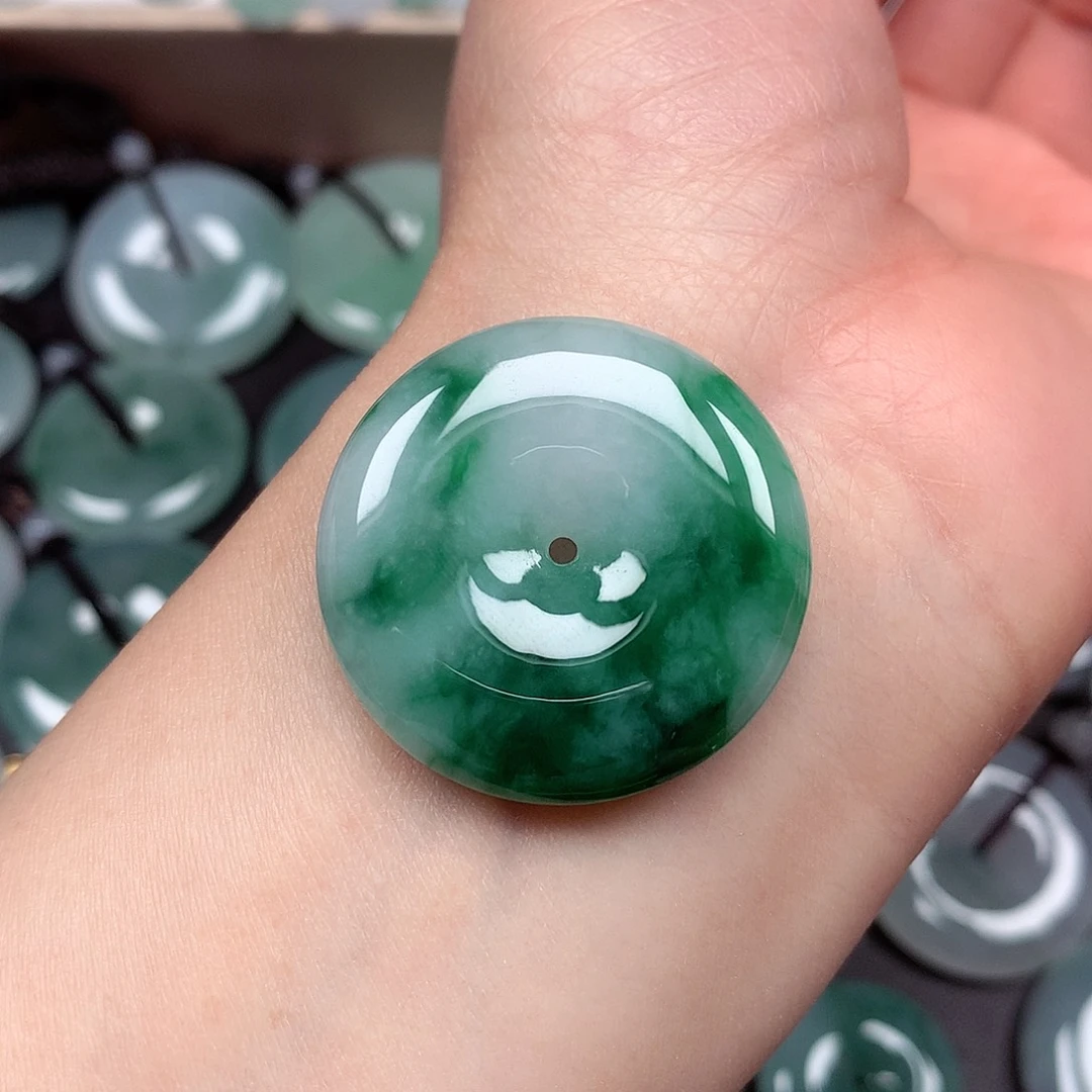 翡翠颈饰未镶嵌平安扣A