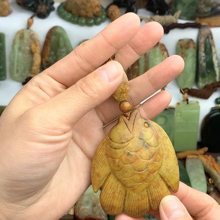 岫岩河磨玉（透闪石质玉）未镶嵌把件
