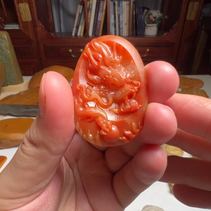 黄蜡石精美龙牌子