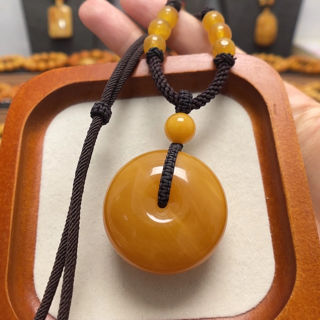 蜜蜡未镶嵌颈饰蜜蜡