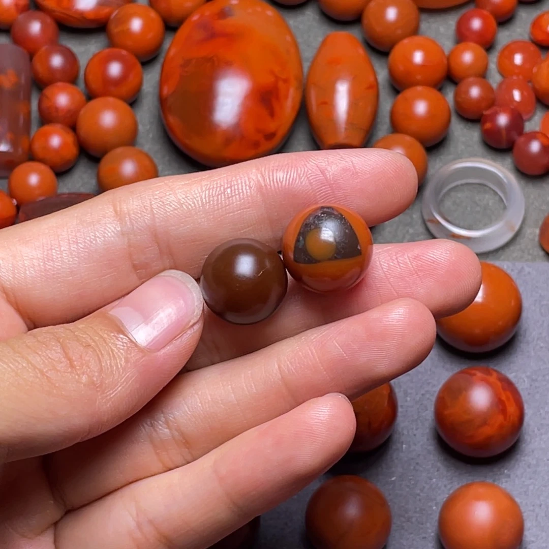 家***1南红玛瑙南红未镶嵌天然原矿黑冻，特色珠14+