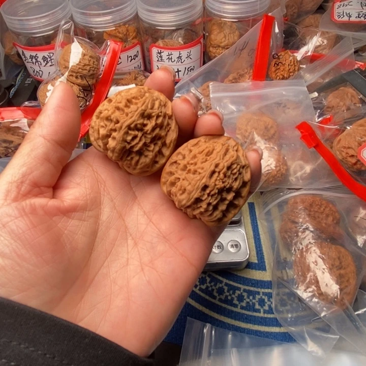 桃核吊坠南疆石39