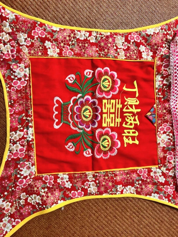 传统婴儿四爪背带（烫金布红色腊梅花，正反面同色，码数可选）
