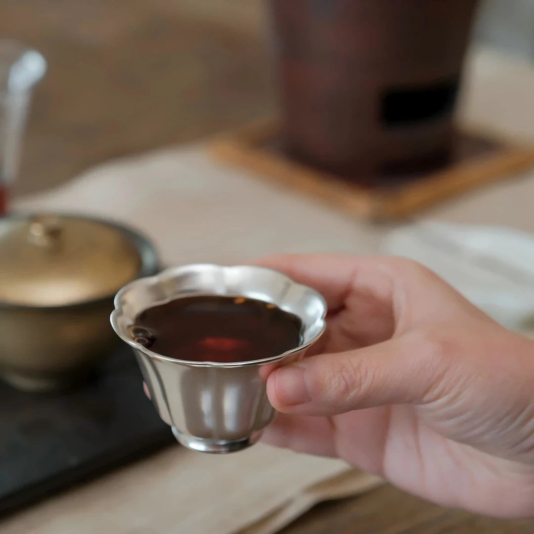 云由山坊八瓣花型银釉杯40ml