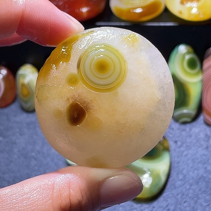 玛瑙/玉髓未镶嵌珠宝奇石