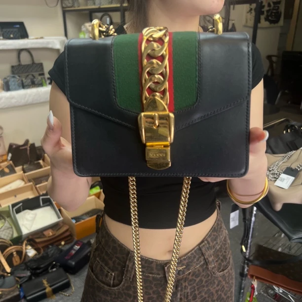 95新 GUCCI/古驰 黑色小号塞尔维亚斜挎包