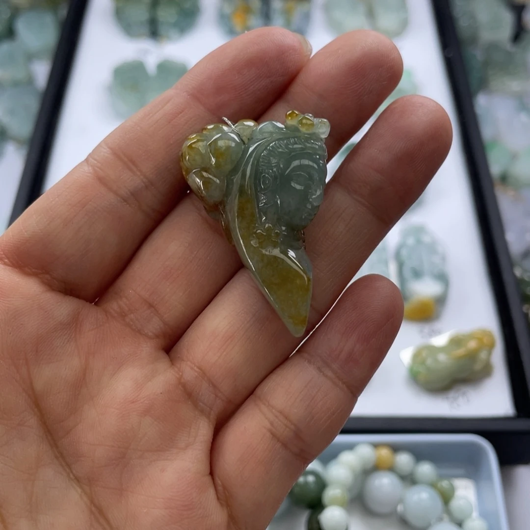 颈饰未镶嵌翡翠观音头