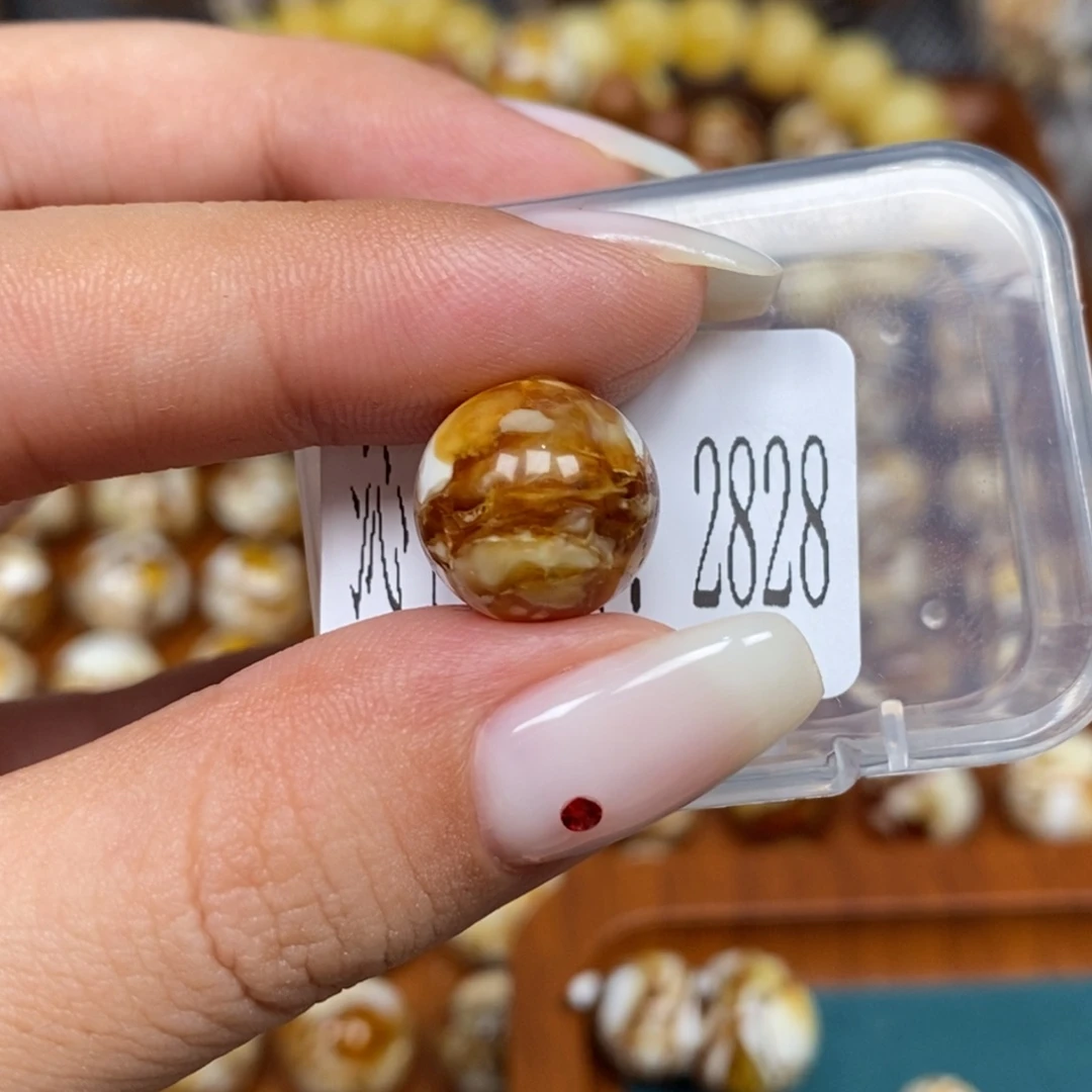 沁色蜜蜡未镶嵌2828