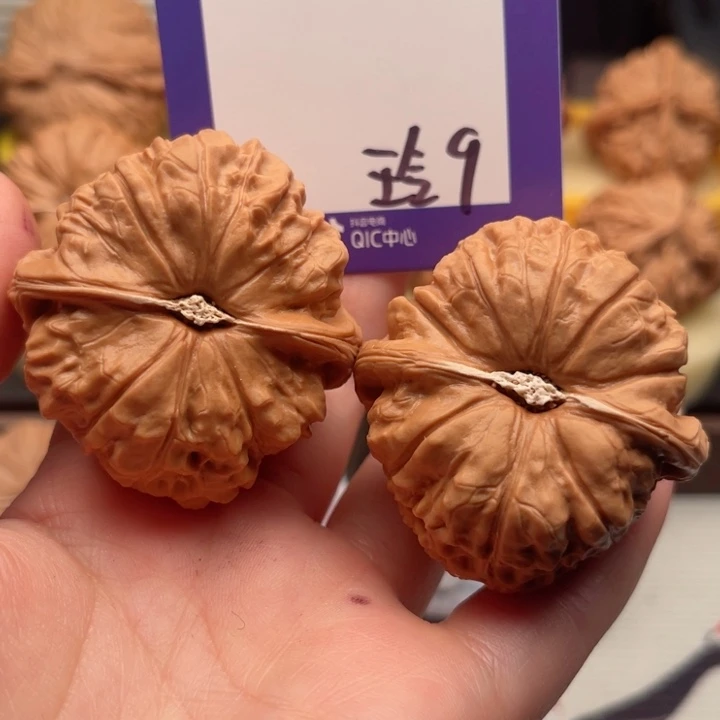 吊坠文玩核桃科*邪文玩核桃9