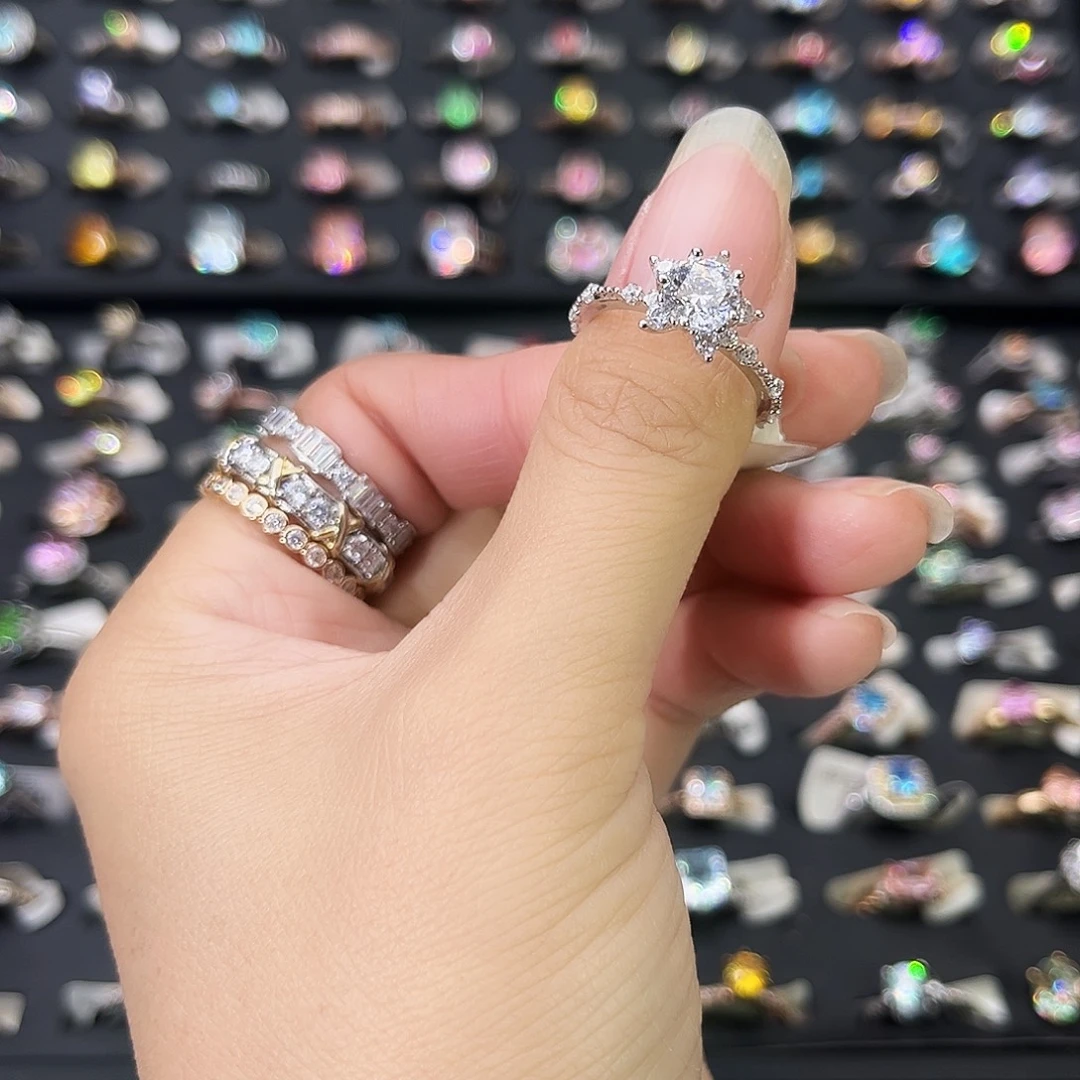 莫桑石非金属Ｋ白星芒少女一卡-15