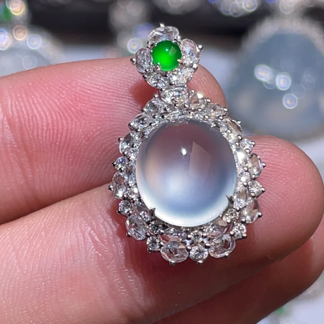 翡翠18K金镶嵌项链