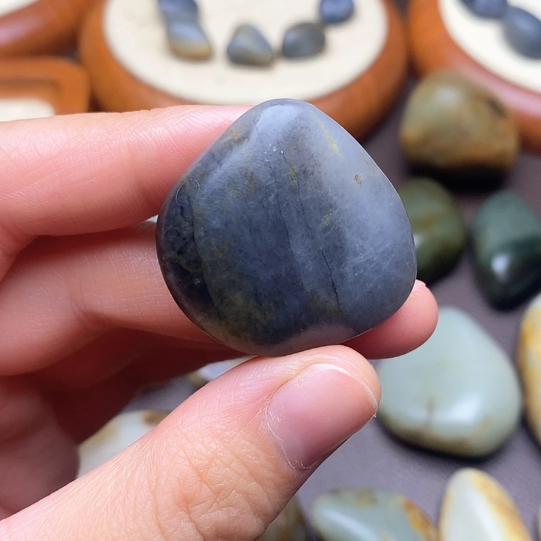 和田玉未镶嵌颈饰2