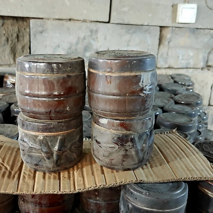 摆件盘子碗茶壶啥都有