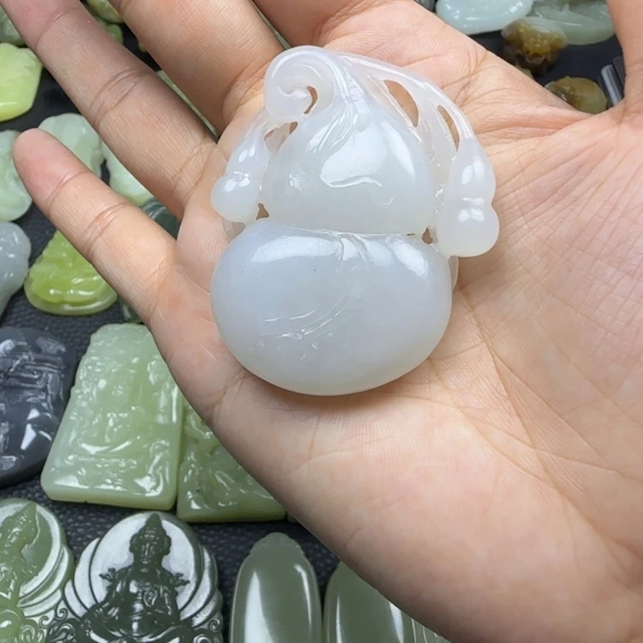 颈饰未镶嵌和田玉