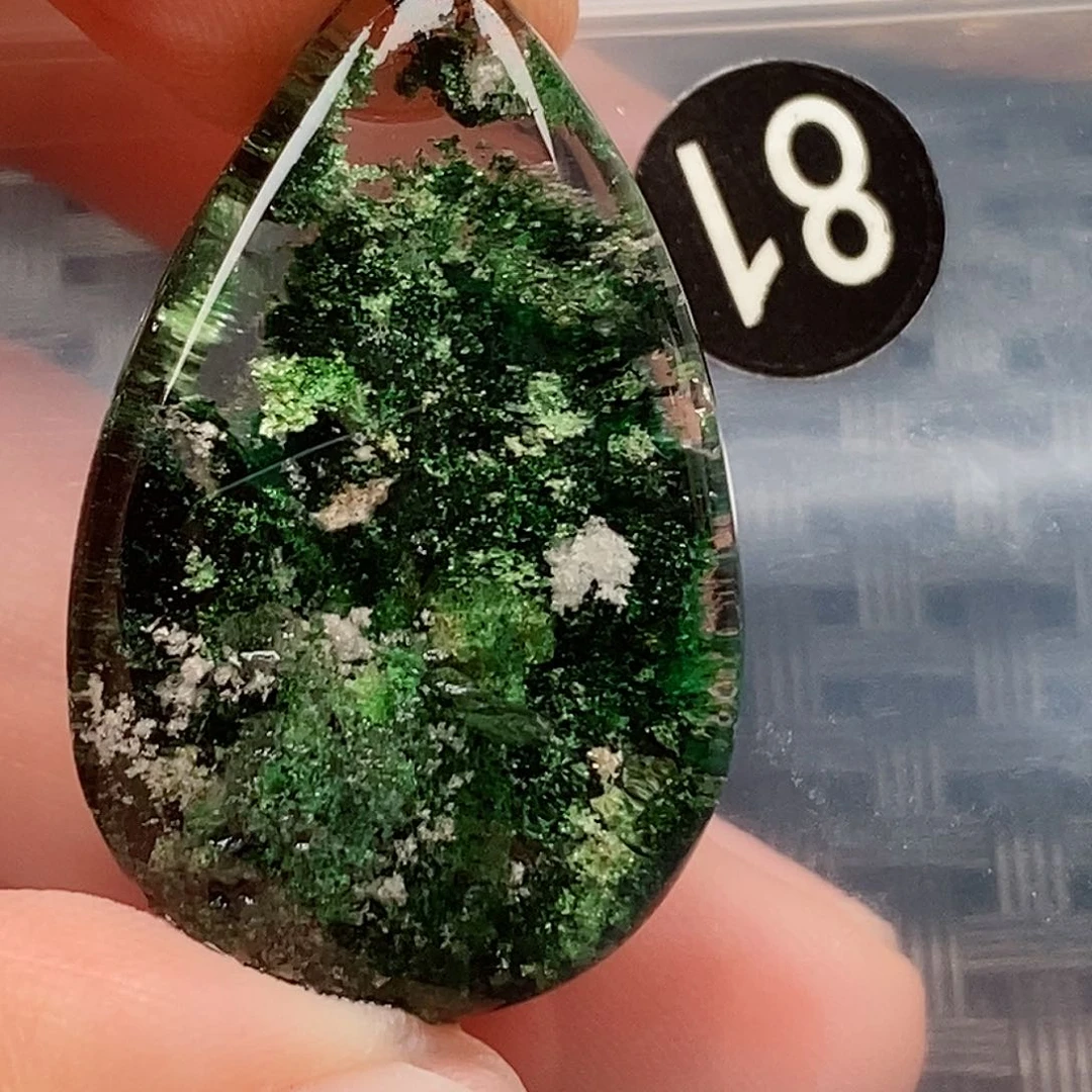 颈饰未镶嵌水晶?***