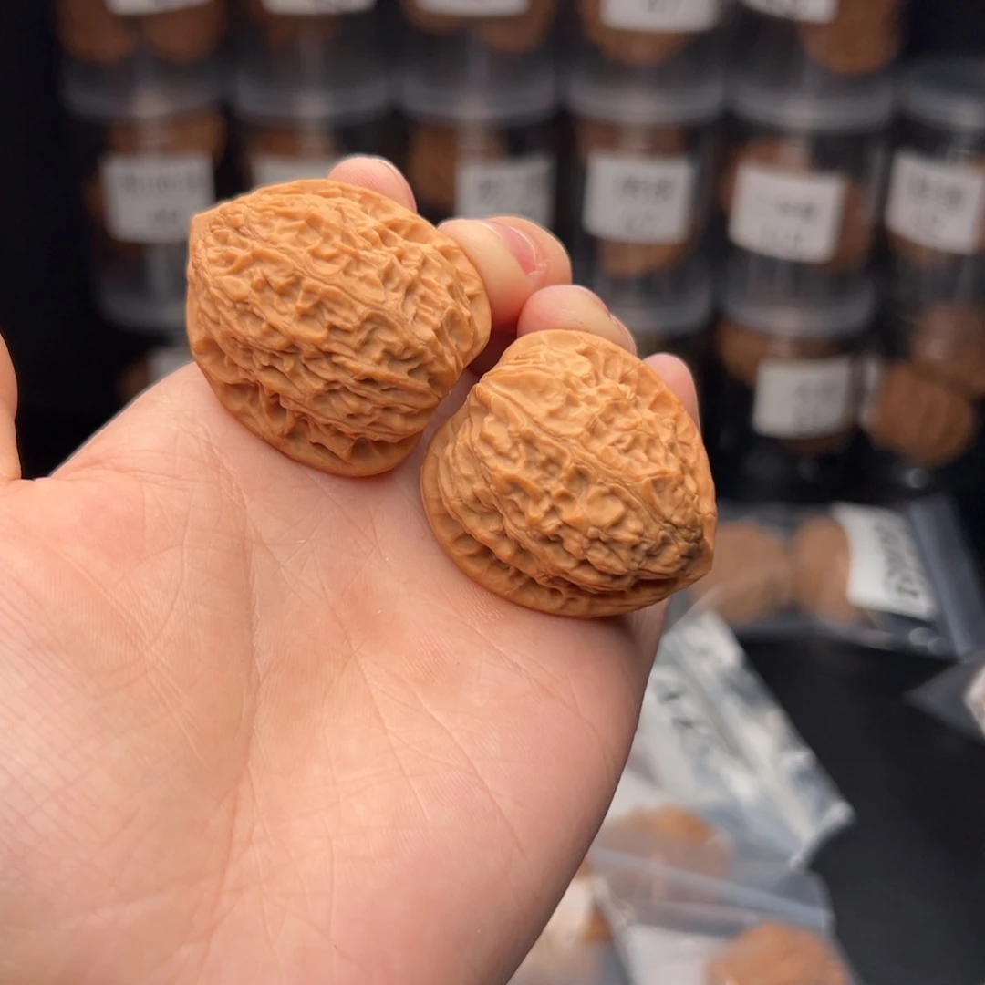 文玩核桃吊坠尼****?金牛