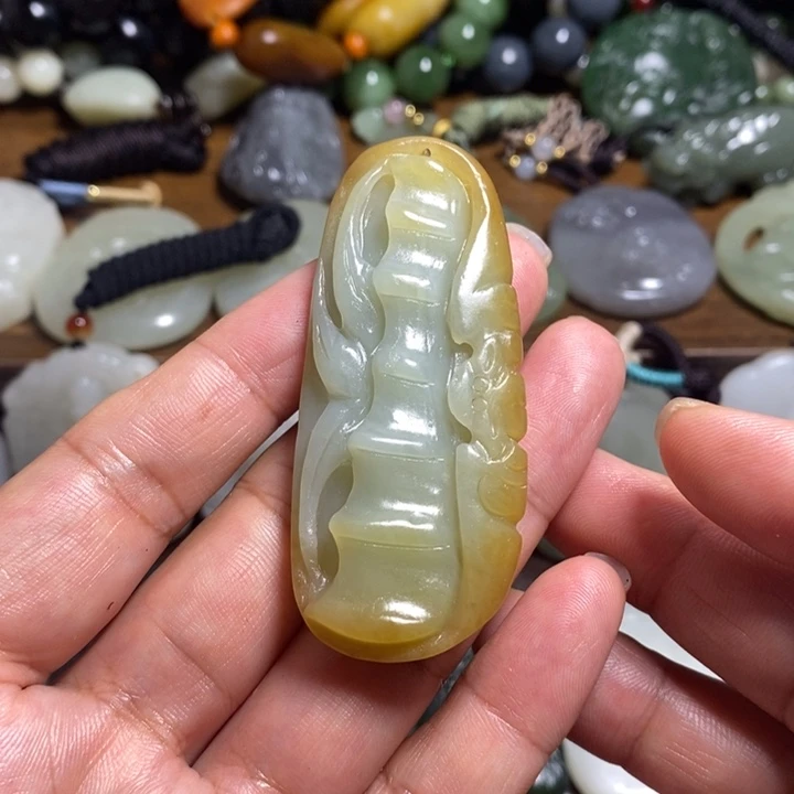 和田玉未镶嵌车挂