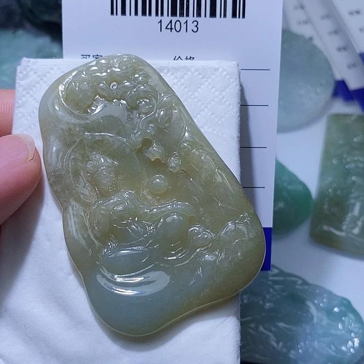 翡翠未镶嵌颈饰天光墟翡翠市场现金代购