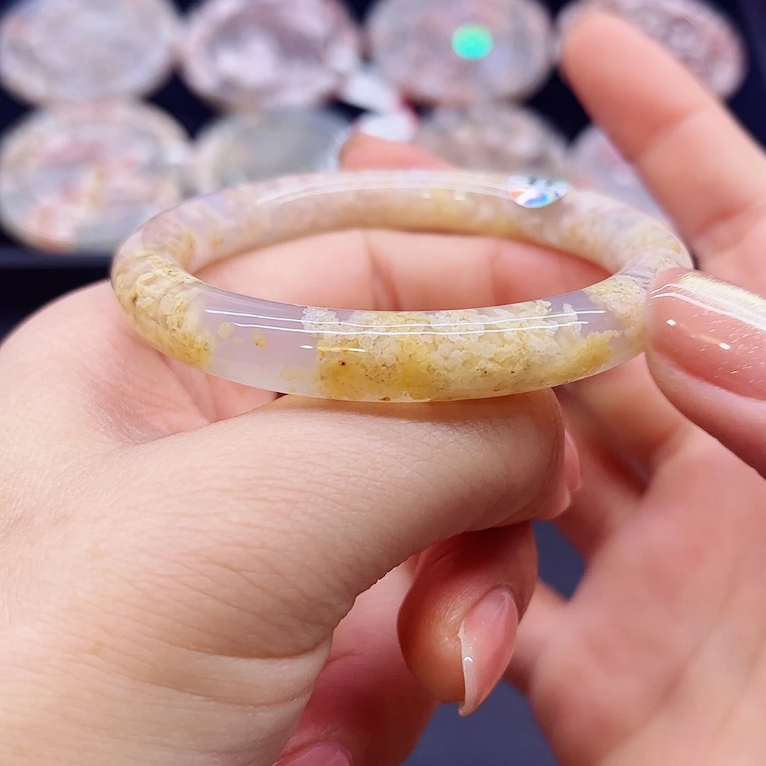 玛瑙/玉髓手镯未镶嵌55