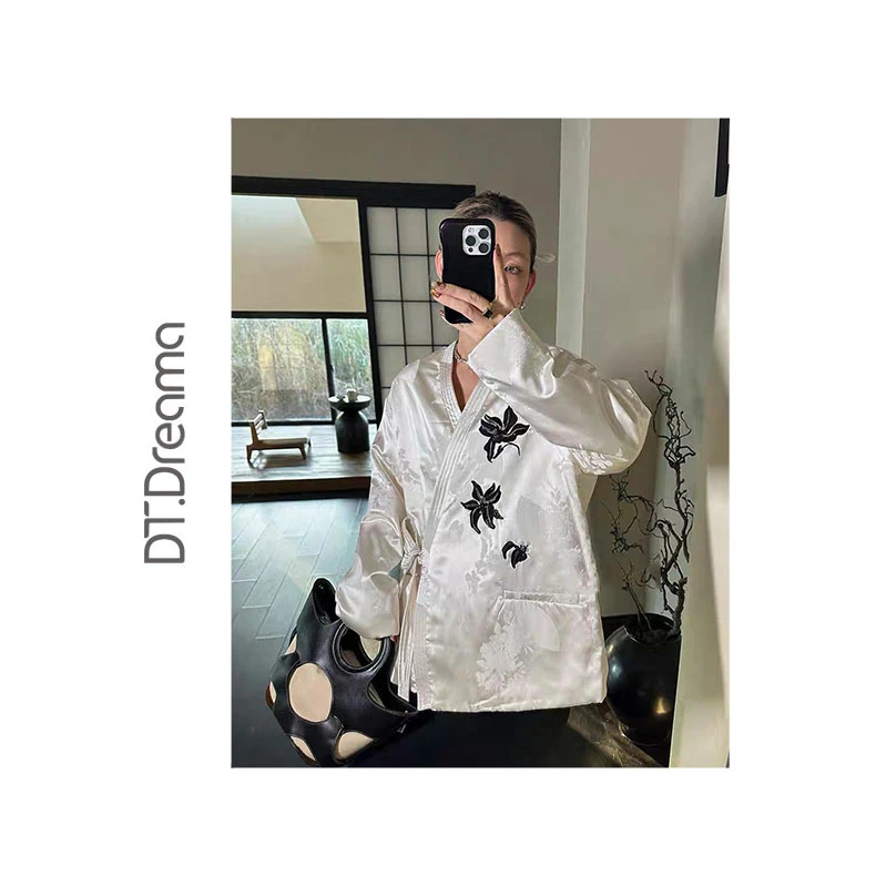 新中式设计感国风秋冬新款提花重工货外套系带长袖上衣女