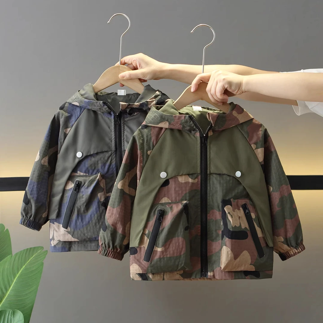 男童风衣春秋季2025年款衣服儿童服装宝宝连帽迷彩外套男孩帅气潮