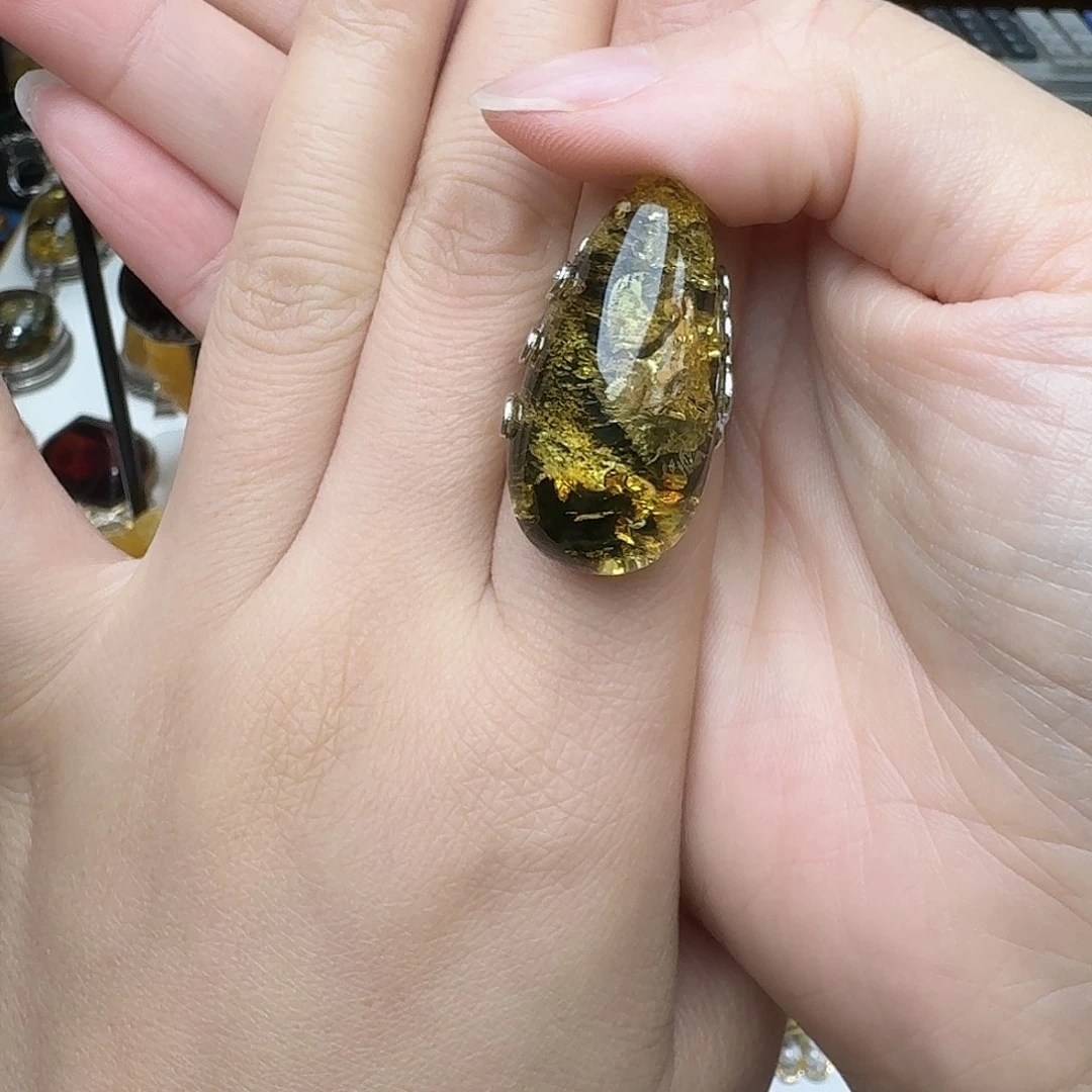 裸石琥珀未镶嵌戒指