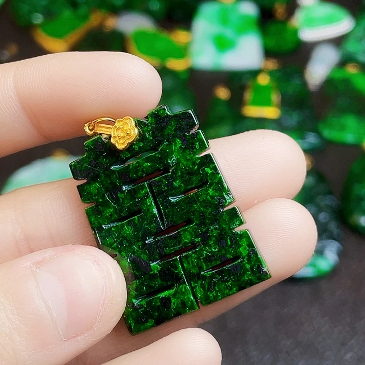 翡翠银S925镶嵌颈饰多样性