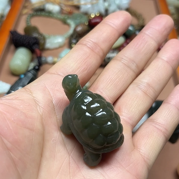 和田玉（糖玉）未镶嵌珠宝奇石