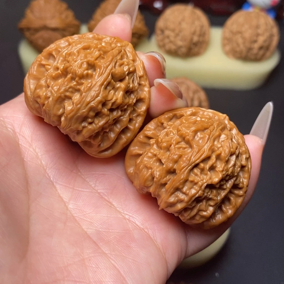 文玩核桃把件三角白39.5