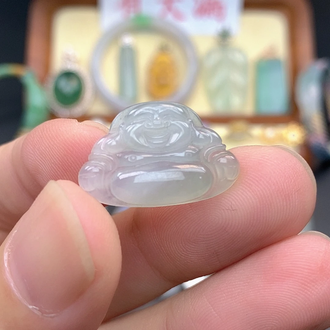 翡翠未镶嵌颈饰佛