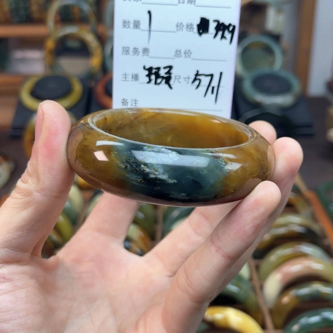 蛇纹石玉手镯未镶嵌