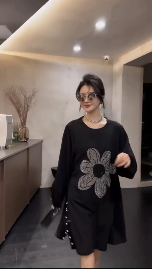 INS风网红宽松型重工长袖中长款圆领长款T恤裙