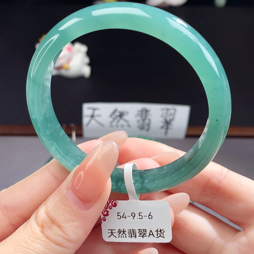 翡翠手镯（圆镯）未镶嵌