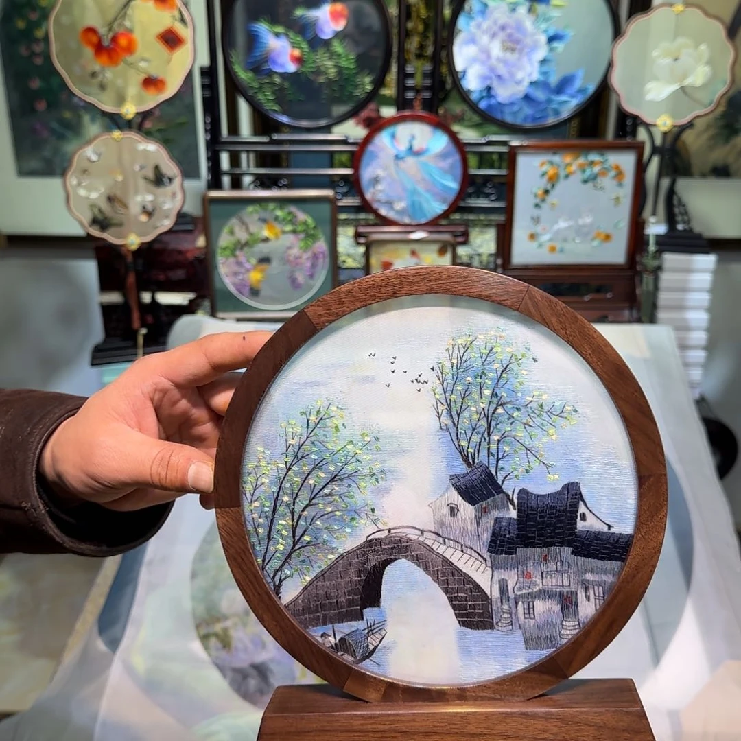 刺绣刺绣工艺精湛