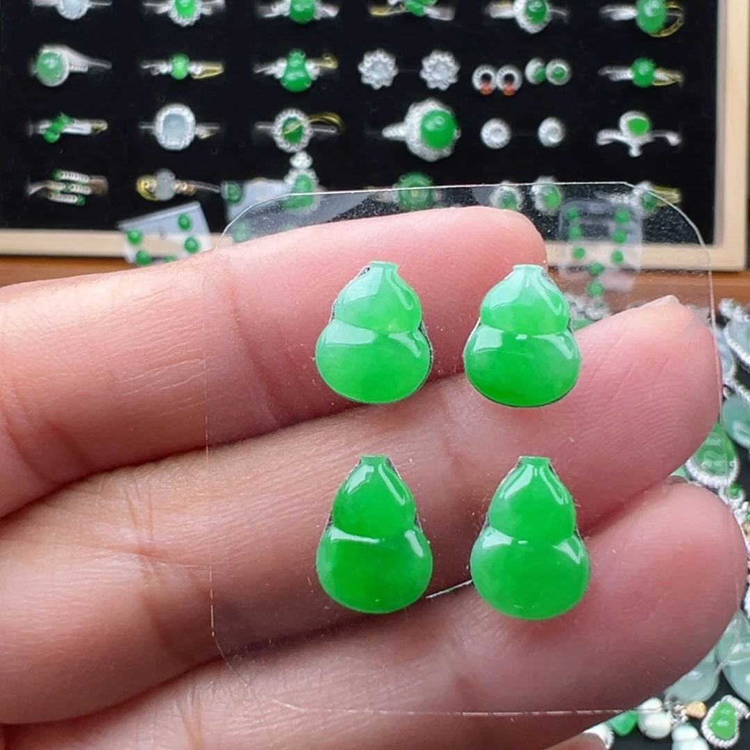 翡翠未镶嵌颈饰葫芦10.7