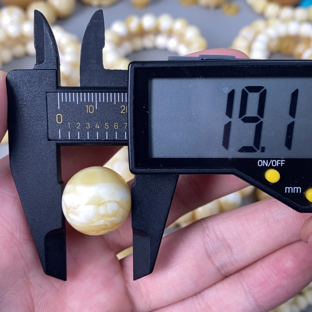 未镶嵌琥珀珠宝奇石